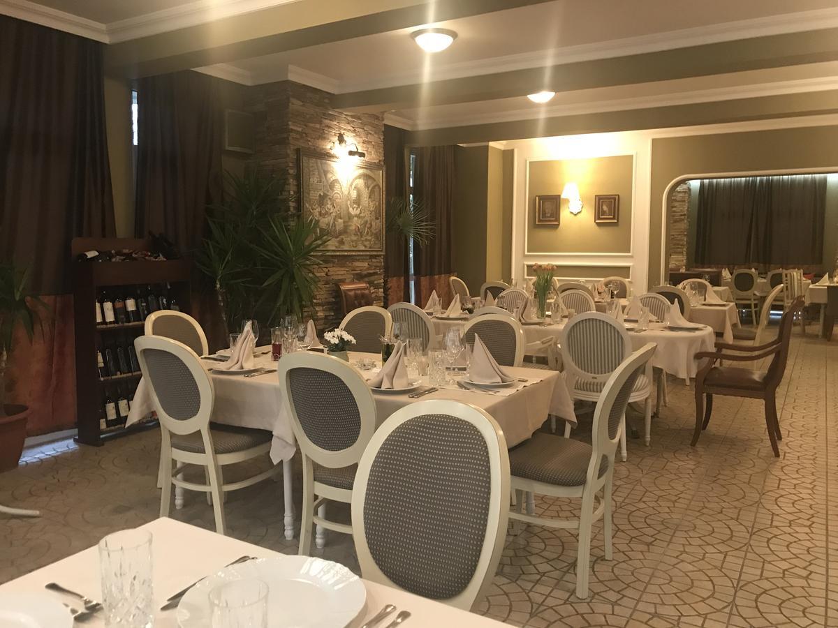 Kŭrdzhali Family Hotel Garden מראה חיצוני תמונה